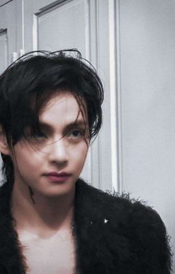 Căn Hộ Có Người Nhìn Em Mỗi Đêm [ Taehyung X Y/n ]