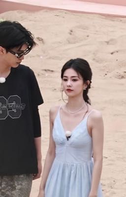 Giữa Khoảng Cách Là Anh