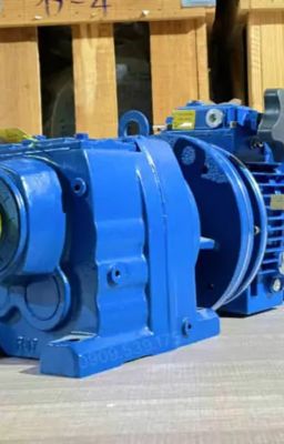 Hộp giảm tốc tải nặng trục thẳng R