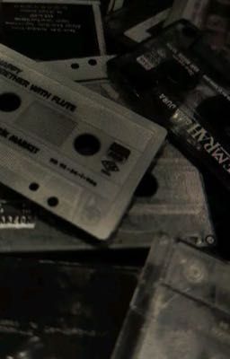 [junji](🔞)]Cánh hoa đen