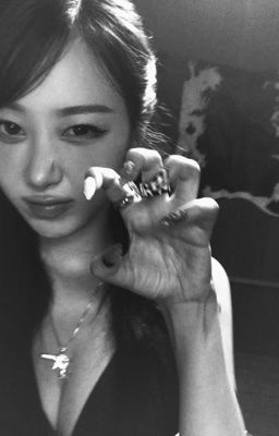 nnhv f.t tlmh- 'tui ship bạn thân với đối thủ của mình'.