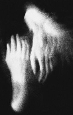 sao ngày đó móc con tim ra mà trao vội?